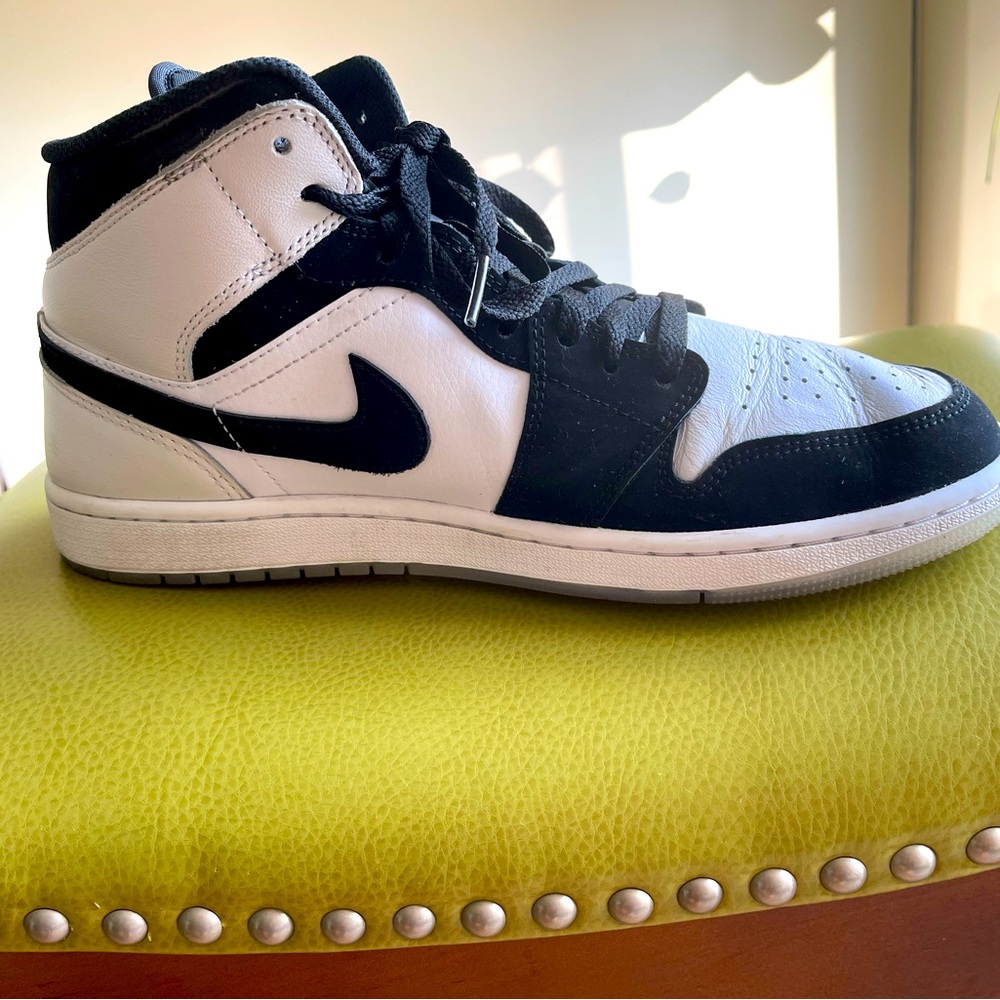 Nike Air Jordan 1 Mid SE Diamond Shorts Shoes - Picture 2 of 4